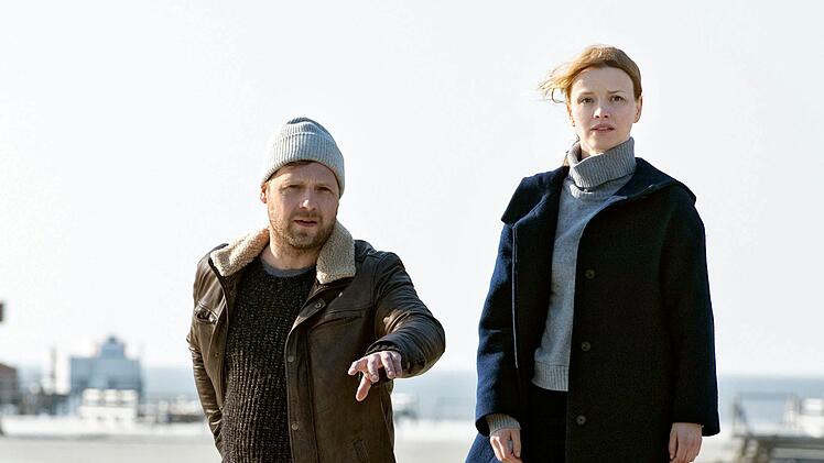 Mit Kollege Michael Brandt (Christoph Letkowski) stellt Ria Larsen (Karoline Schuch) Ermittlungen an.