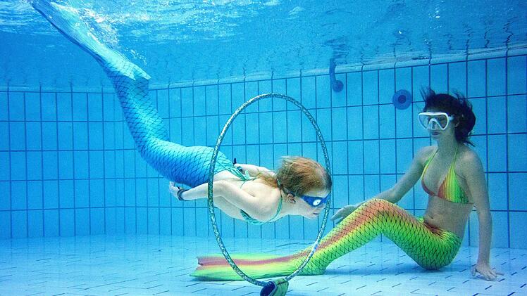 Schwimmen wie eine Meerjungfrau - das ist am Samstag beim "Wassertag" von YouCo geplant