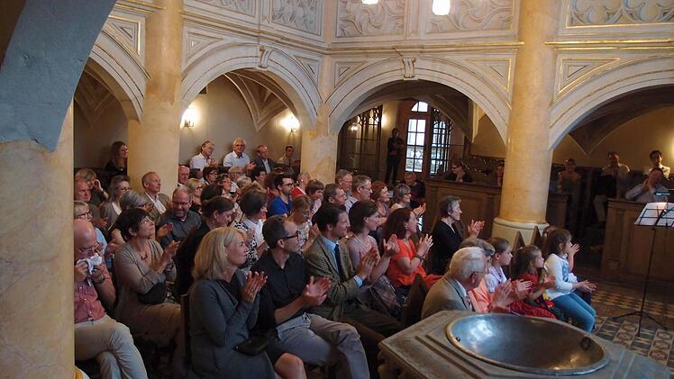 Impressionen vom Wandel-Konzert auf Schloss Callenberg im Rahmen des Festivals "Klanggrenzen": Zuhörer in SchlosskapelleFoto: Jochen Berger