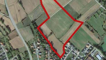Dieses Gebiet im Nordwesten von Etzelskirchen wird Bauland. Rechts unten ist das BRK-Altenheim zu sehen.