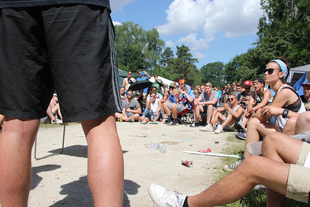 Die Parkrocker feiern das Bier in einer Biermesse