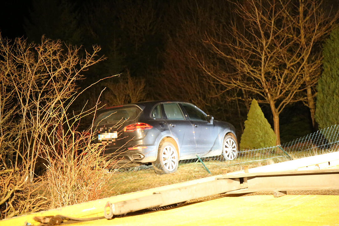 Verfolgungsjagd auf A9 endet in Vorgarten