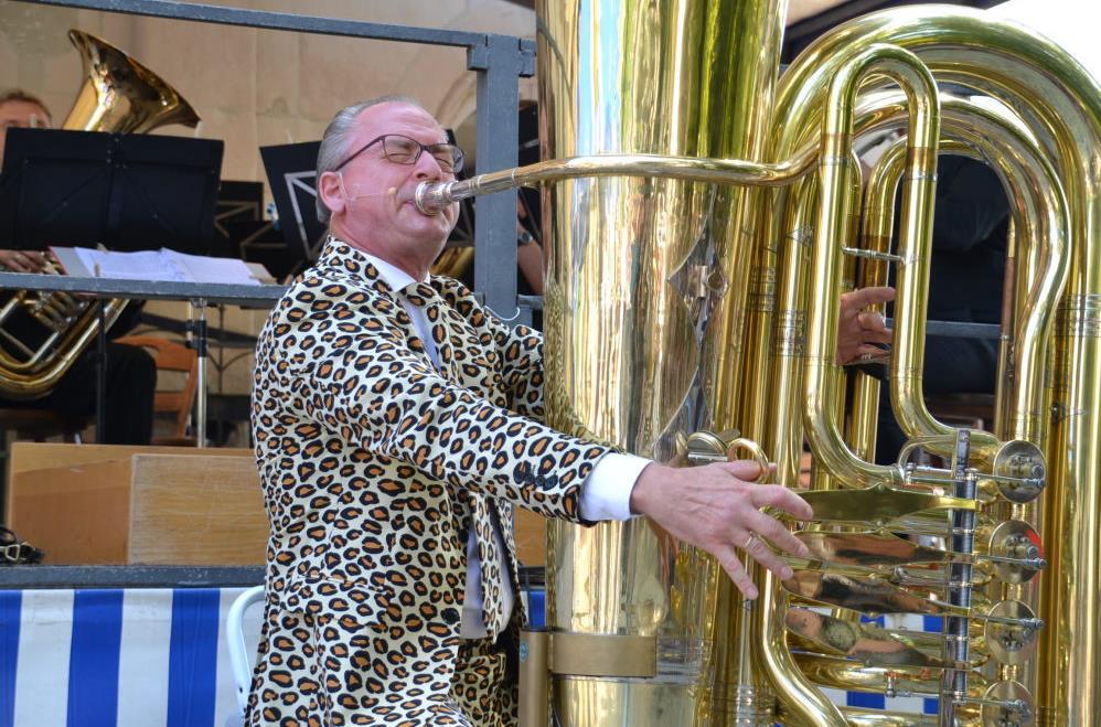 Weltrekordhalter auf der Riesentuba begeistert in Kulmbach