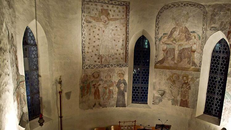 Blick in den Chorraum der St.-Nikolaus-Kapelle in CoburgFoto: Jochen Berger