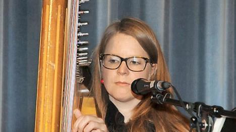 Judy Harper mit ihrer Harfe  Foto: Gerold Snater