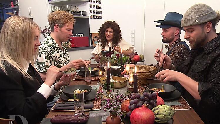 An Tag 2 treffen sich die Deko-Profis bei Api in Berlin.