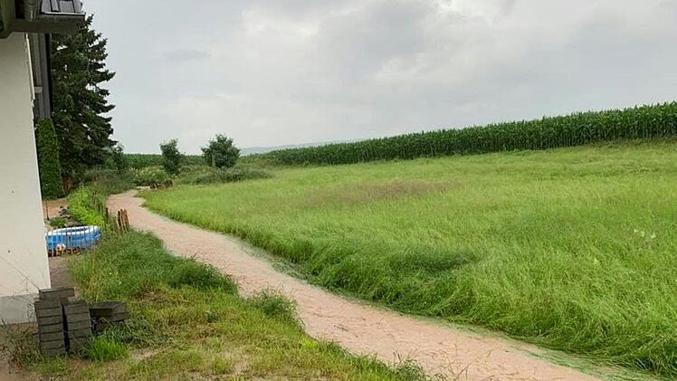 Hochwasser in Altenkunstadt: In einem Teil der Gemeinde liefen am Donnerstag Keller voll.