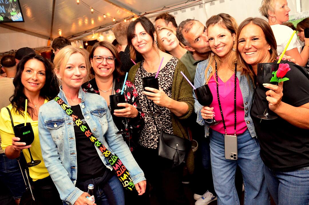 Party mit der Band "CAVELAND"