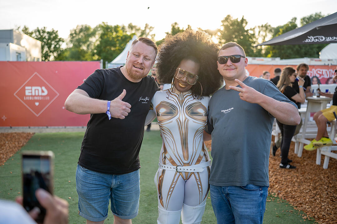 Das Sommerfestival f&uuml;r alle, die feiern, tanzen und einfach gl&uuml;cklich sein wollen!
