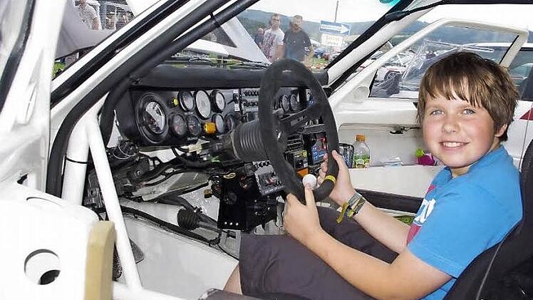 Maximilian Sauer im Original-Nachbau des Audi Quattro S1