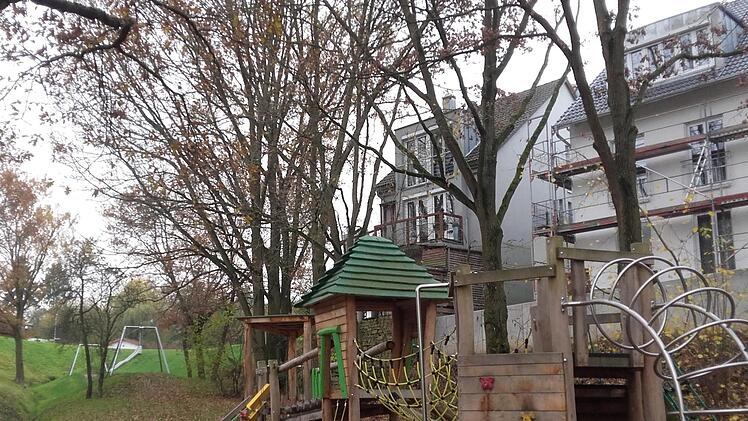 Der Spielplatz "Wäldchen" in Bischberg ist in den Bereich nach oben gewachsen, ohne Bebauungsplan. Der wurde nun so geändert, dass der Spielplatz so bleiiben kann und zudem weitere Häuser Platz finden.Foto: Anette Schreiber