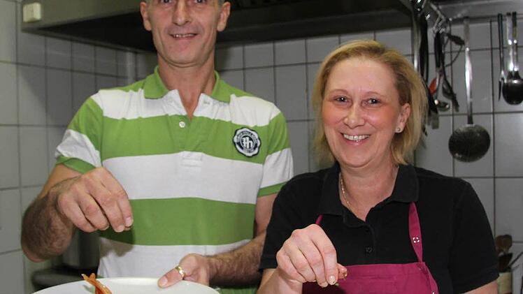Roberto und Susanne Linardi lieben Nudeln. Vor allem die selbstgemachte Südtiroler Kürbis-Spätzle-Speck-Sahne-Variation passt in die Jahreszeit. Foto: Sonja Adam