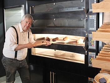 Hans-Dieter Herold h&auml;lt am 4. Juni wieder einen Brotbackkurs im Mup&auml;z. Foto: privat