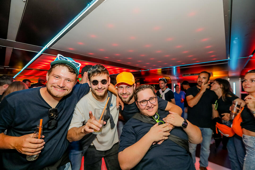 Auf drei Decks wurde richtig gefeiert!