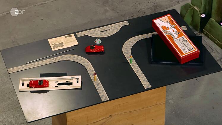 "Da läuft mir das Wasser im Mund zusammen", träumte Lichter selbst schon von Weihnachten und Geschenken. Für ihr schönes Spielzeug samt Originalkarton wünschte sich die Verkäuferin jedenfalls 150 Euro. Doch das alte Spielzeug war sehr selten.