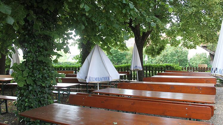 Für Eigentümer Mario Röttgen hat der "Lindengarten" den schönsten Biergarten weit und breit. Foto: Sonny Adam