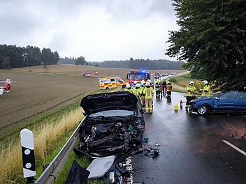 Überholmanöver geht schief: Mehrere Verletzte bei Unfall in Oberfranken