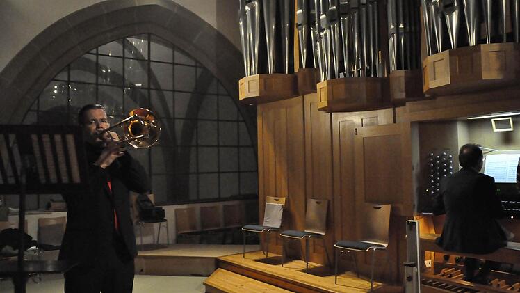 Roman Riedel an der Posaune und Burkhard Ascherl an der Orgel.  Foto: Peter Klopf