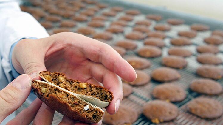 Lebkuchen gelten als beliebte Leckerei in der Weihnachtszeit. Symbolfoto: Daniel Karmann/dpa