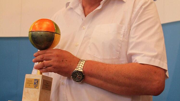 Die Firma Hofmann Innovation Group wurde in der Kategorie "Qualitativ bester Ausbildungsbetrieb" zum zweiten Mal ausgezeichnet. Darüber freut sich Ausbildungsleiter Reinhard Hühnlein.