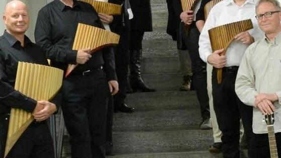 Das gesamte Ensemble von Cum Pan. Foto: Cum Pan