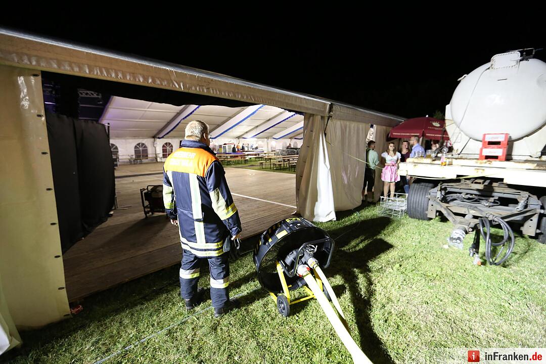 Reizgas-Attacke bei Wiesenfest in Naila