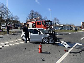 Frontalkollision auf Bundesstra&szlig;e 26 im Kreis Bamberg