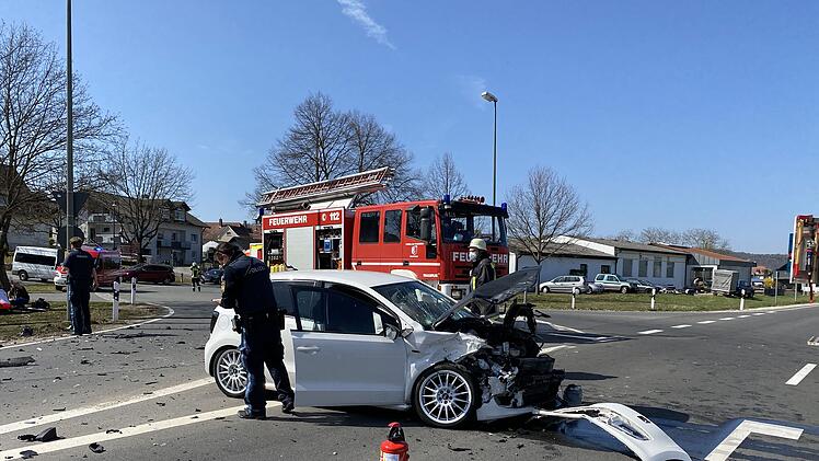 Frontalkollision auf Bundesstra&szlig;e 26 im Kreis Bamberg