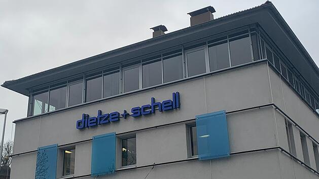 Die Dietze & Schell Gruppe mit Stammsitz in Coburg hat weltweit fast 400 Mitarbeiterinnen und Mitarbeiter.