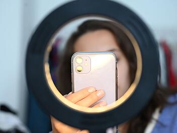 Kurioser neuer Studiengang? Bayerische Hochschule bildet dich zum "Social Media Influencer" aus