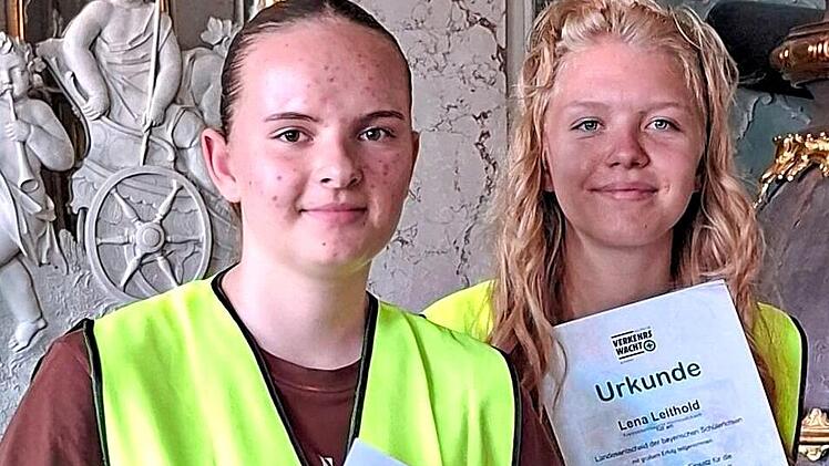 Hannah Feuerlein (links) und Lena Leithold aus H&ouml;chstadt.Verkehrswacht