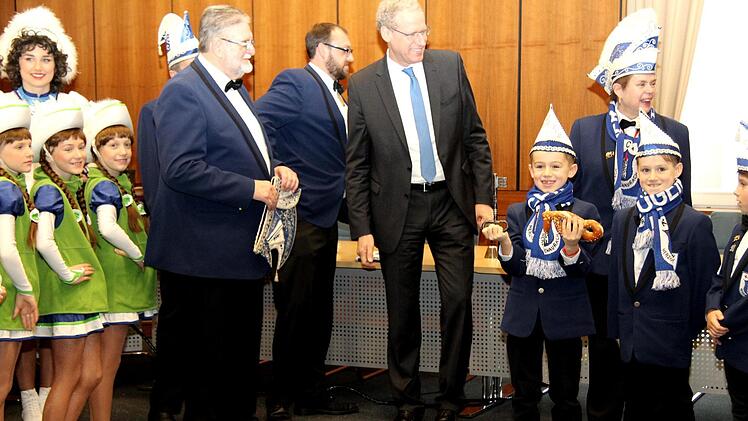 Impressionen vom Herzogenauracher Rathaussturm  Richard Sänger