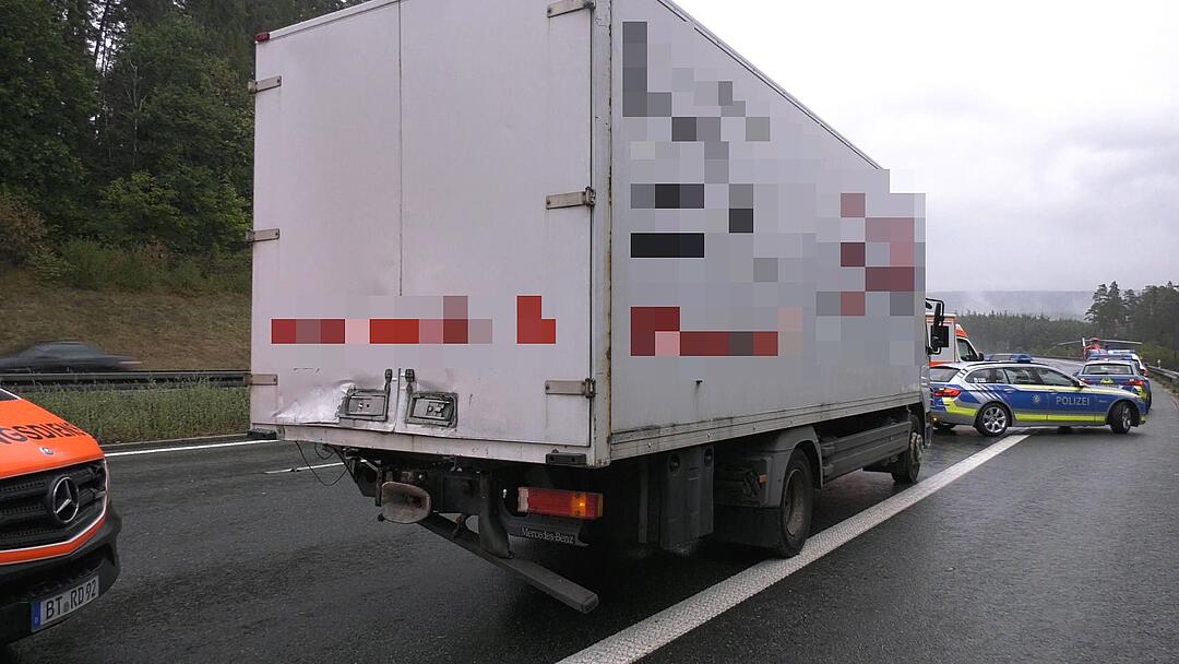 Schwerer Unfall nach Starkregen auf A9 bei Bayreuth