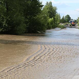Erneuter Starkregen setzt Ortschaften unter Wasser