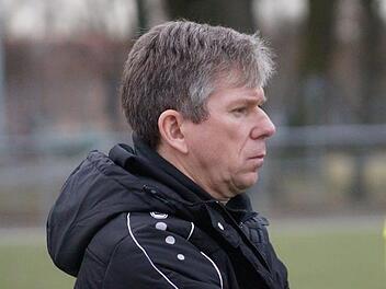 Ulli Baumann hat den 1. FC Schweinfurt 05 zum Spitzenreiter der Landesliga Nordwest geformt. Am Samstag um 16 Uhr empfängt der U23-Coach mit seinem Team die SpVgg Jahn Forchheim.  Foto: Guido Chuleck