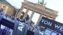 Kopfhörer vor dem Brandenburger Tor - Medien in der Hauptstadt Foto: privat