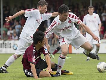 Daniel Schardt (rechts) war schon 2013 gegen den 1. FC Nürnberg dabei. Hier behielt der damals beste Lichtenfelser gegen Mu Kanazaki die Oberhand.  Foto: Archiv/Uwe Gick