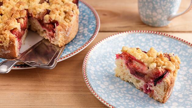 Streusel über Streusel: Mit dem richtigen Rezept und den passenden Zutaten gelingt ein Streuselkuchen wie von Oma - saftig und extrem knusprig zugleich. Symbolfoto:katjasv/pixabay.com.