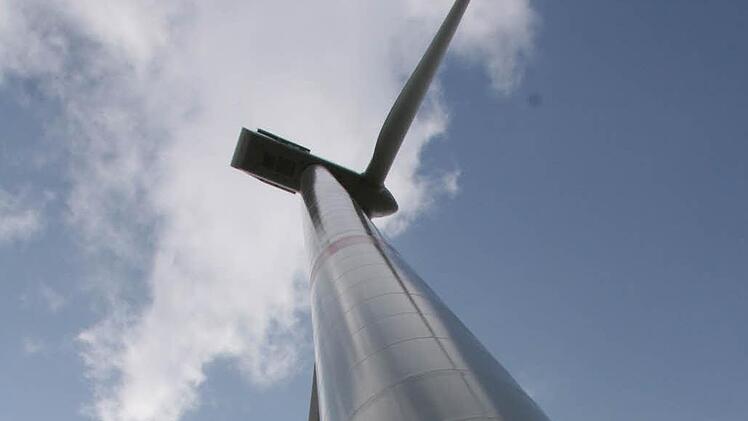 Der Burkardrother Gemeinderat sucht nach Standorten für Windkraftanlagen. Ausschlusskriterien sind etwa Biotop-Flächen sowie Schutzgebiete für Vögel und Fledermaus-Populationen. Archivfoto: Paul Ziegler