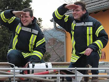 Jugendsprecher Raphael Langer (links) und Kommandant Christian Horn halten nach neuen Feuerwehrleuten Ausschau. Foto: Benedikt Borst