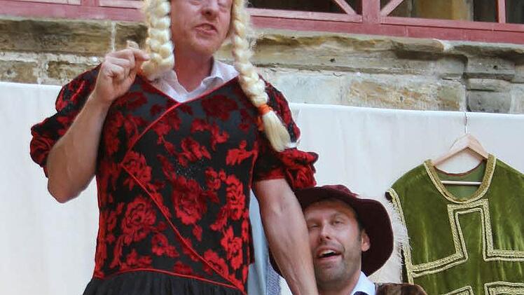 Romeo (Christian Johannsen) und Julia (Holger Zessner). Foto: Klaus Klaschka