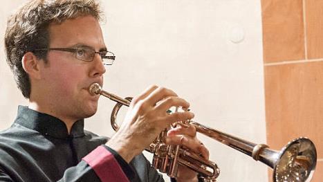 Der Trompeter Moritz Görg setzte verschiedene Glanzpunkte bei der Aufführung des Werkes "Stella Natalis" von Karl Jenkins.