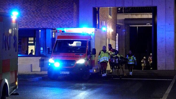 Brand in Abschiebehaftanstalt Hof - Rettungsdienst rückt mit Großaufgebot an