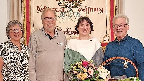 Das Bild zeigt Vorsitzende Lydia Oppelt, Bernd Bayer, Heike Schmitt sowie den zweiten Vorsitzenden Georg Schuler.