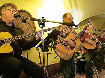 Am Sonntag, 28. Juni, im Deutschherrnkeller: Midlife Special. Foto: Heike Beudert