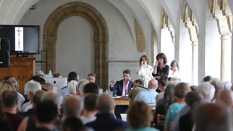 Versteigerung im Karmelitenkloster am 6. Juli 2019. Foto: Barbara Herbst
