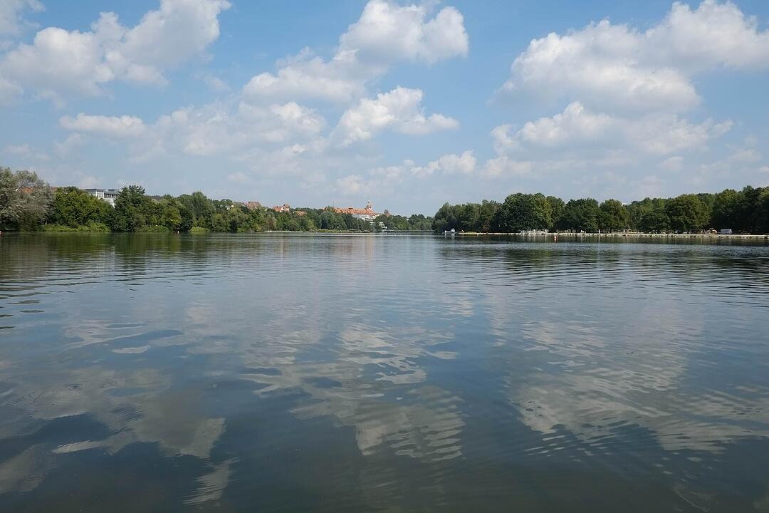 Nürnberg strampelt sich ab: Treetbootfahren am Wöhrder See