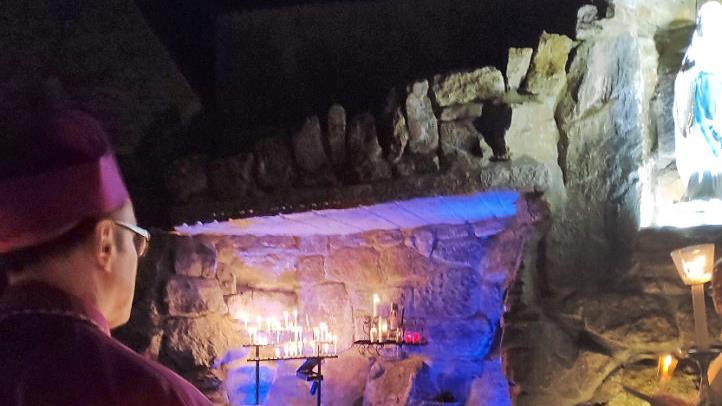 Die Lichterprozession am Ende der &ouml;kumenischen "Nacht der Lichter", an der auch Abt Urban Federer aus der schweizerischen Benediktinerabtei Einsiedeln teilgenommen hat. Foto: Harald Dorsch