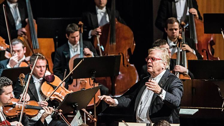 Impressionen vom Coburg-Gastspiel der Philharmonie der Nationen unter Leitung von Justus Frantz.Foto: Jochen Berger