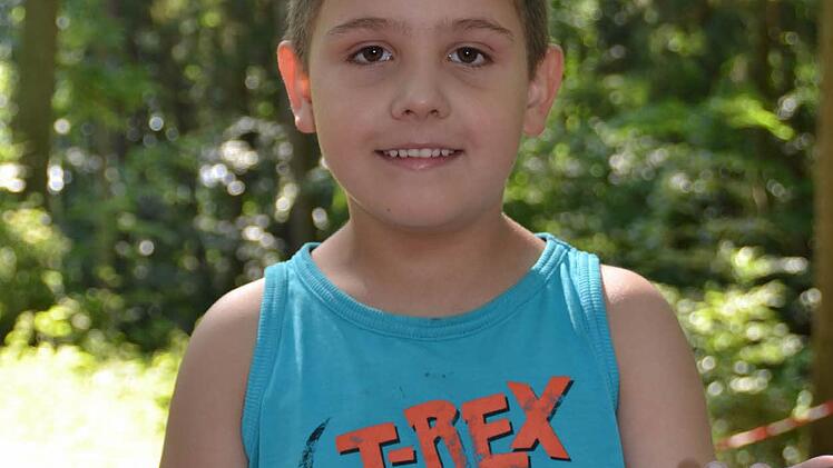 Justin: "Im Wald gibt es viele tolle Stöcke. Die kann man super gut als Gewehr benutzen."  Foto: kkh